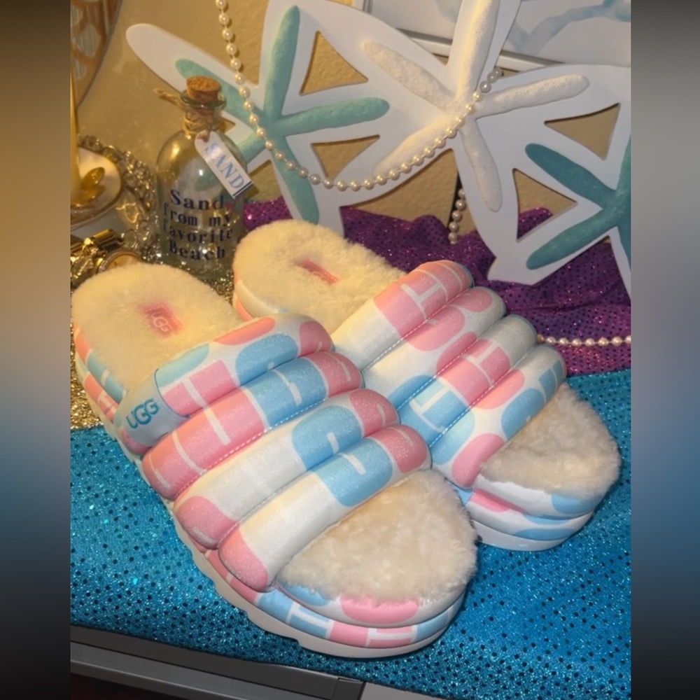 UGG Pride Sheepskin Sandals🤍🩷🩵